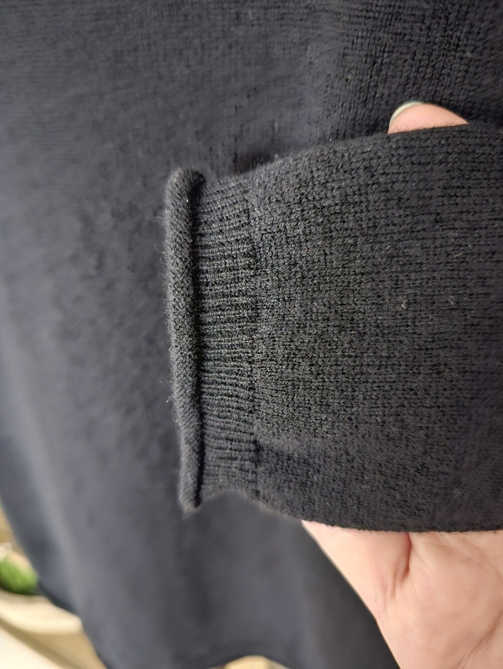 The G. Label by Goop GWYN Lynn 100% Cashmere Scoop-Neck Sweater Black - Picture 6 of 8